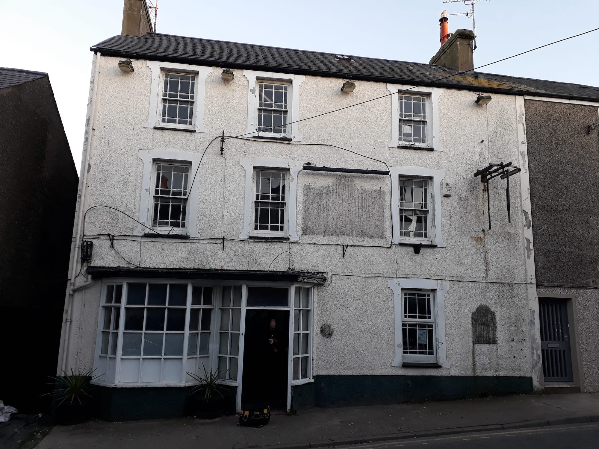 Tafarn Yr Heliwr exterior - before work